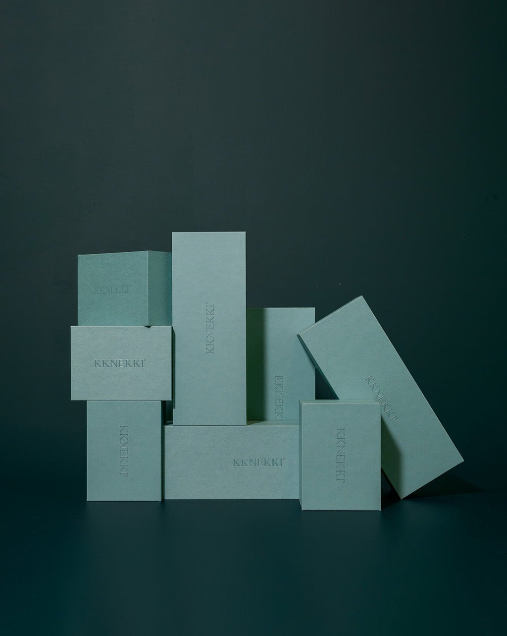 GIFTBOX • HOLDS 10 KKNEKKI