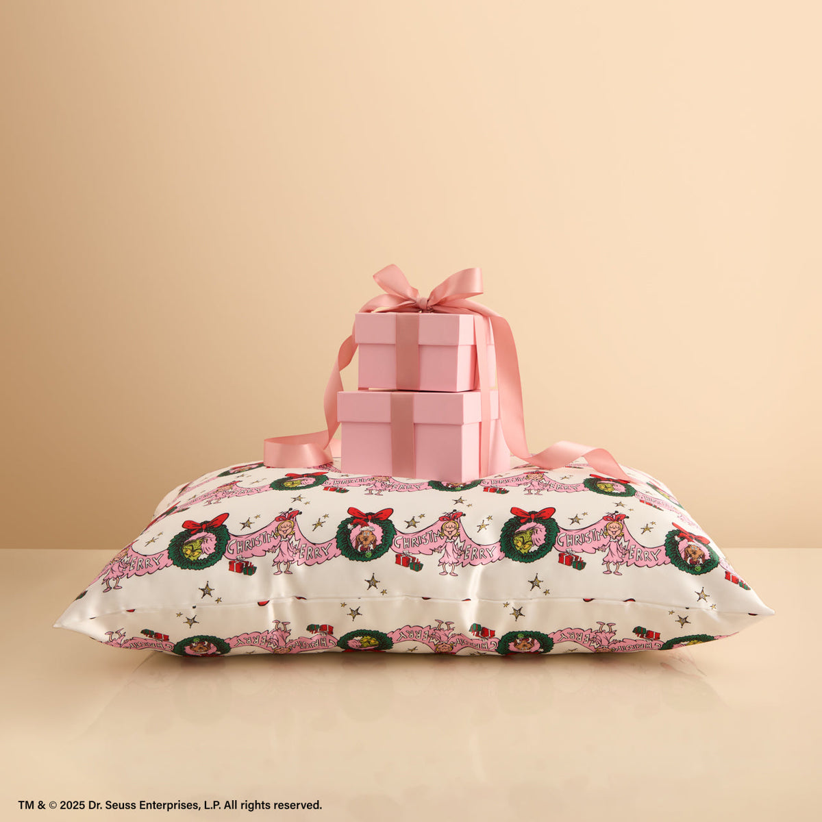 The Grinch x Kitsch Satin Pillowcase in Cindy Lou Who