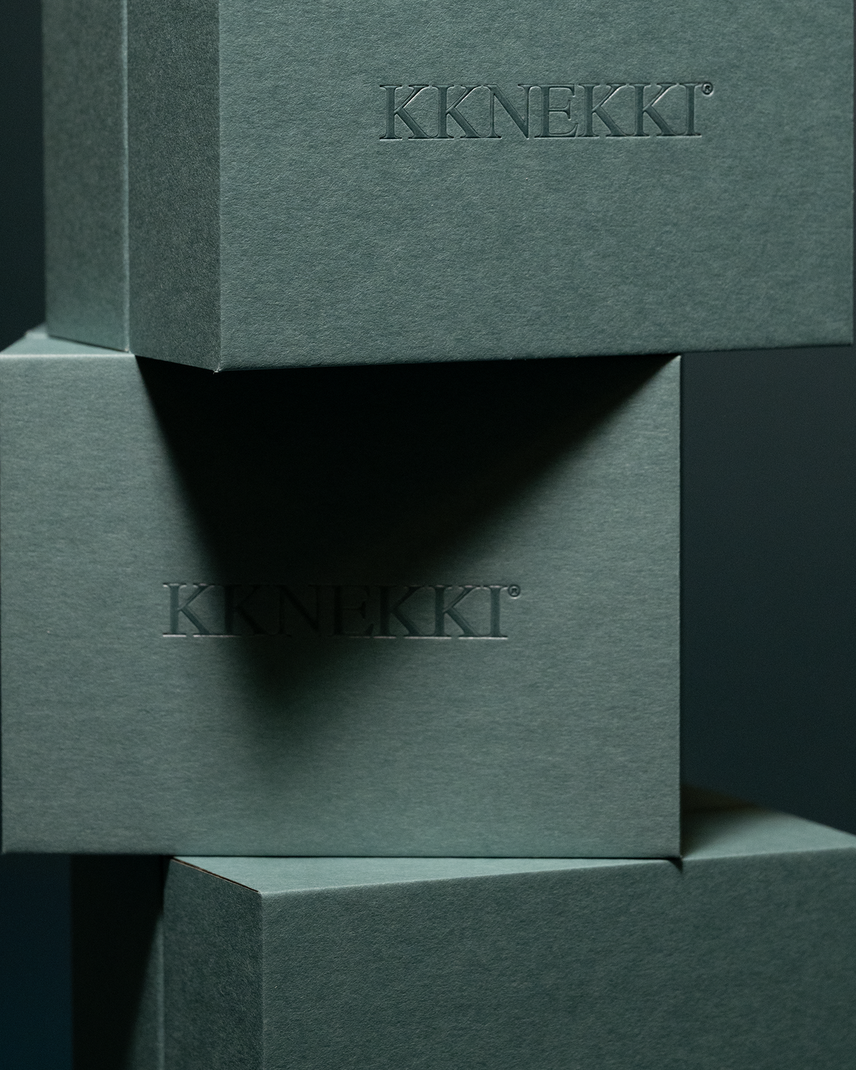 GIFTBOX • HOLDS 10 KKNEKKI